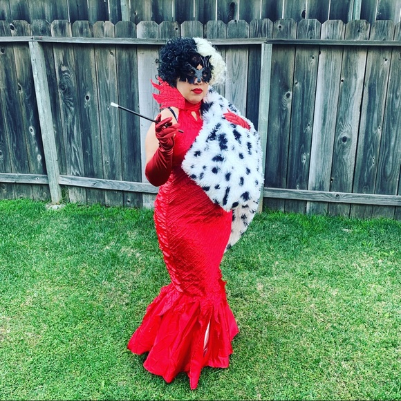 Disney Other - Cruella costume